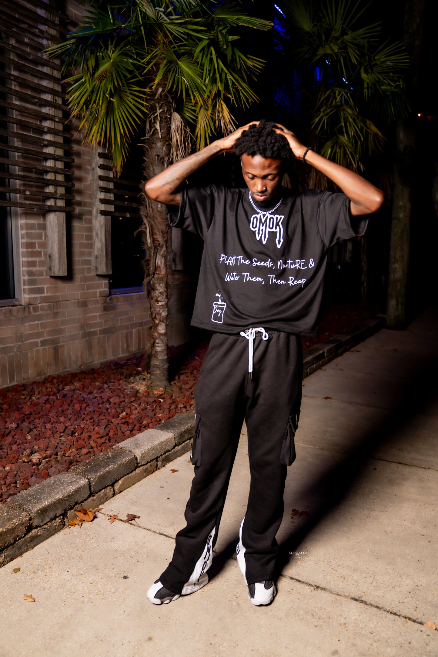 OMOK Cropped Tee "Seeds" (Black)